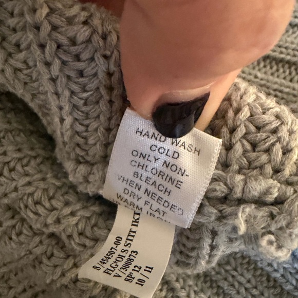 Short Sleeved Banana Republic Gray Snap Up Women's Sweater size Medium - Picture 5 of 5